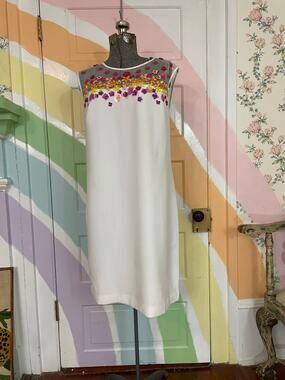NWT Trina Turk Size 8 Ivory Floral Sequin Embellished Sheath Dress